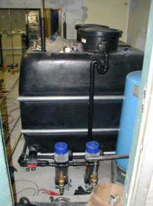 Figur 2.12: Opbevaringstanke og trykpumper