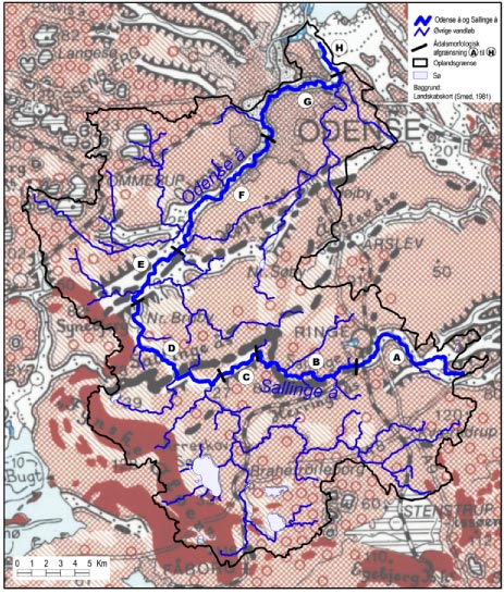 Figur 9.2. Udsnit af Landskabskort over Danmark (Smed, 1981), Odense Å oplandet samt vandløb. Med fed blå streg er de klassificerede vandløb markeret. A til H illustrerer ådalsmorfologiske delstrækninger.