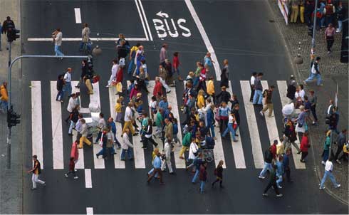Billede: Mennesker på fodgængerovergang