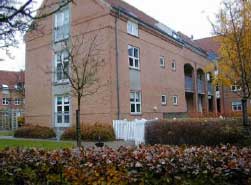 Oversigtsfoto taget fra sydøst</strong>. Kælderetagen, der er emnet for nærværende rapport, er beliggende i denne del af bygningen