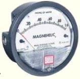 Dwyer Magnehelic difference manometer with analogue reading for HVAC applications