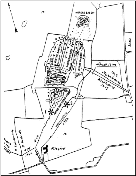 Egeløkke Lung. Positioner for lysfælde 1 (mosen) og lysfælde 2 (marken) er markeret. (Efter Rambøll og Fyns Amt, 1997).