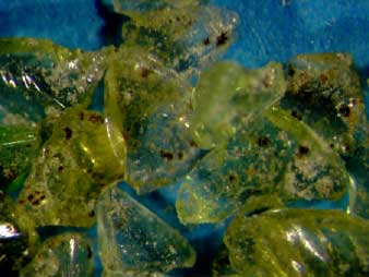Figur 2.4: Glassand, Fraktion 1-2 mm. Forstørrelse 24×
