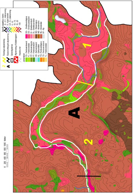 Figur 9.4. Detailjordartskort (1:25.000) over ådalsmorfologisk strækning A. Højdekurver er angivet med 2.5 m's ækvidistance. Hvide linier angiver afgrænsning af Ådalsmagasin. Vandløbets farve angiver specifik baseflow afstrømning. Gule tal og streger angiver afgrænsning af Ådalstyper.