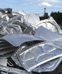 Figur 19: Kølerhjelm af ubehandlet aluminium, klar til omsmeltning. Kilde:Strùmberg, 2000